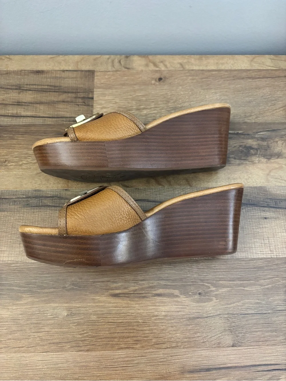 Tory Burch Gold Logo Leather Selma Wedge Platform Sandal Y2K 2000s